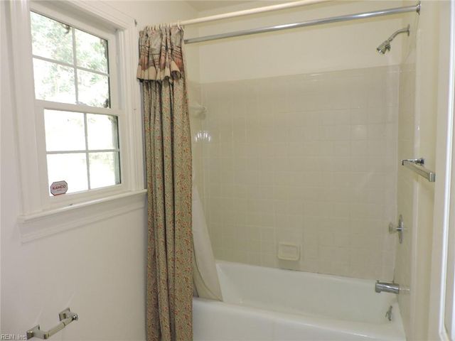 215 Old Cart RD, Williamsburg, VA 23188