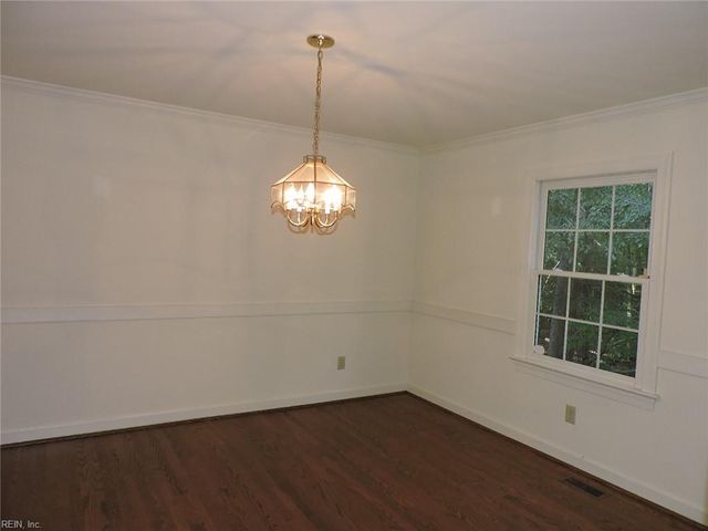 215 Old Cart RD, Williamsburg, VA 23188