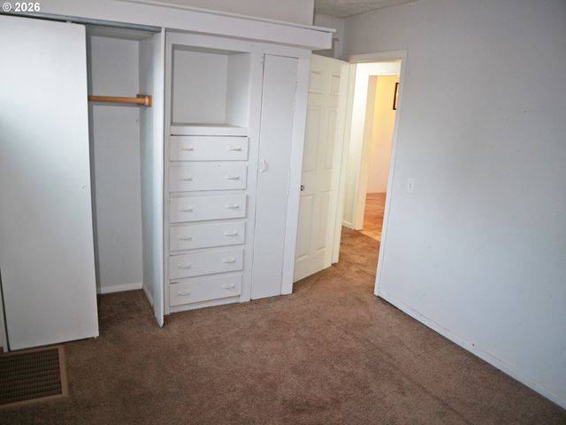 1936 Se 139TH Ave, Portland, OR 97233