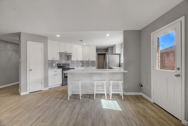 10006 Barmont Drive, La Porte, TX 77571