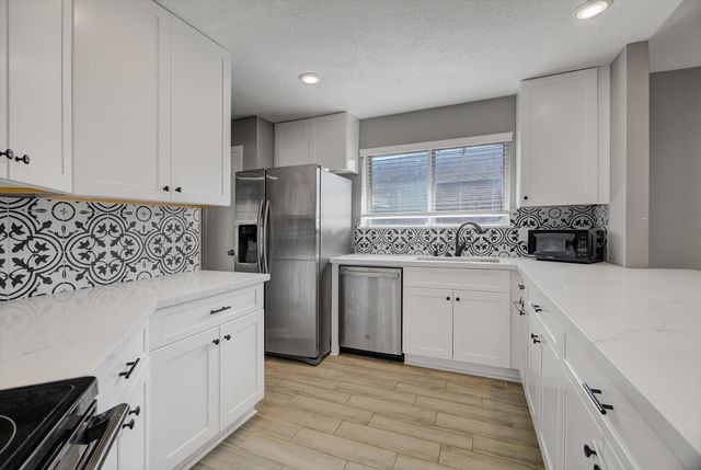 10006 Barmont Drive, La Porte, TX 77571