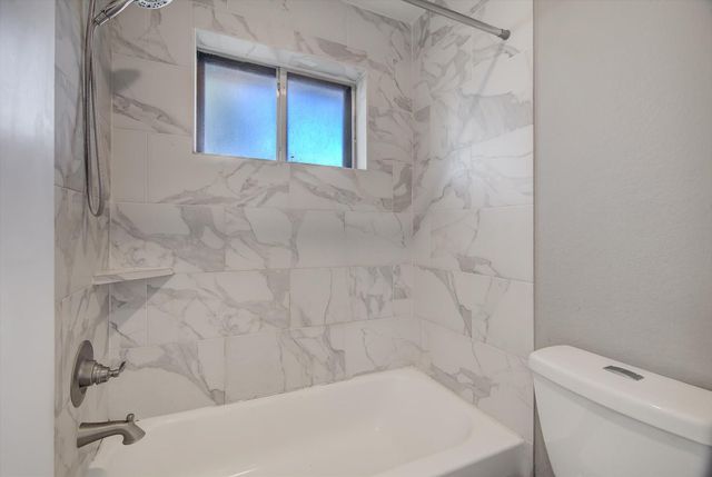 10006 Barmont Drive, La Porte, TX 77571