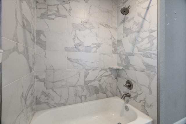 10006 Barmont Drive, La Porte, TX 77571