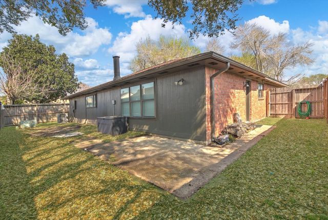 10006 Barmont Drive, La Porte, TX 77571