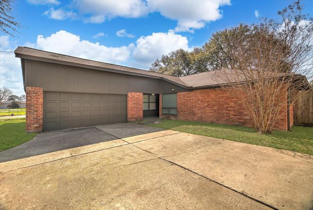 10006 Barmont Drive, La Porte, TX 77571