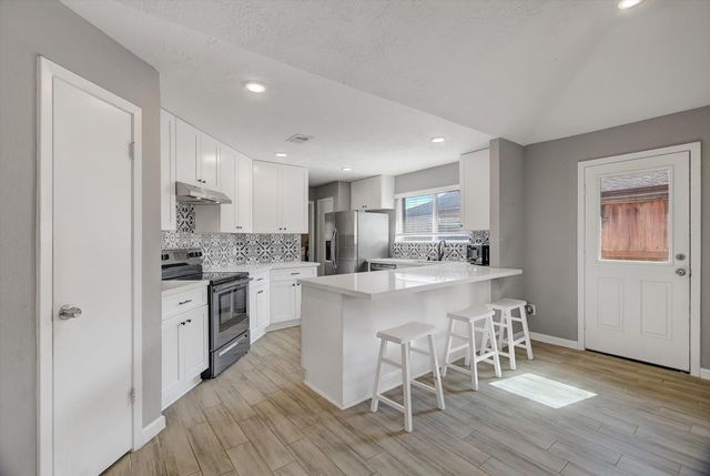 10006 Barmont Drive, La Porte, TX 77571