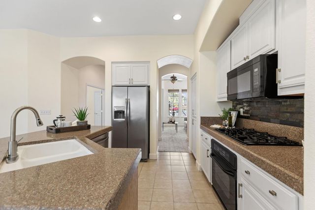 2876 Woodleigh Ln, Cameron Park, CA 95682