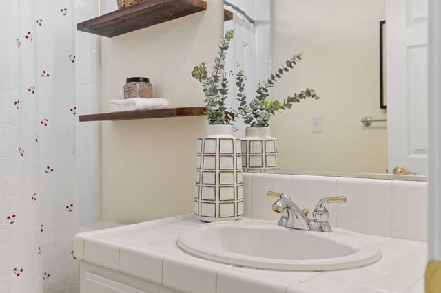 2876 Woodleigh Ln, Cameron Park, CA 95682