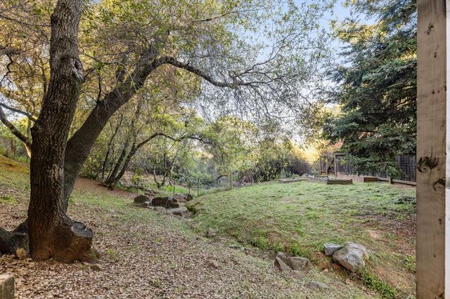 2876 Woodleigh Ln, Cameron Park, CA 95682