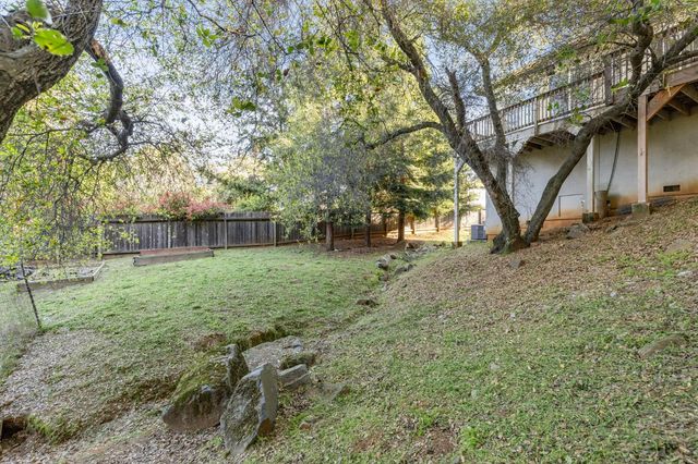 2876 Woodleigh Ln, Cameron Park, CA 95682