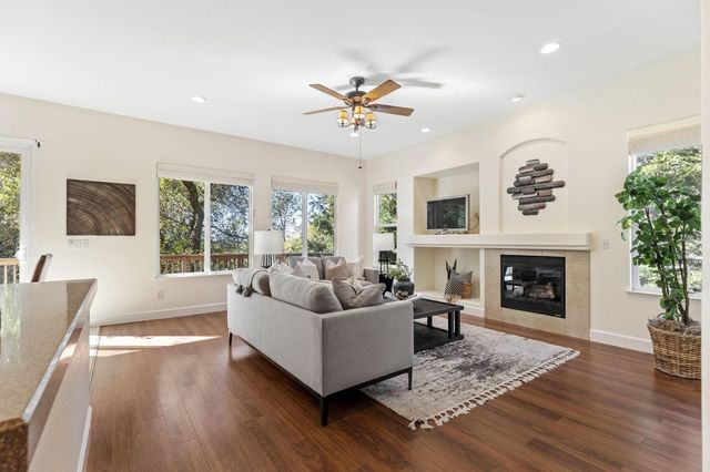 2876 Woodleigh Ln, Cameron Park, CA 95682