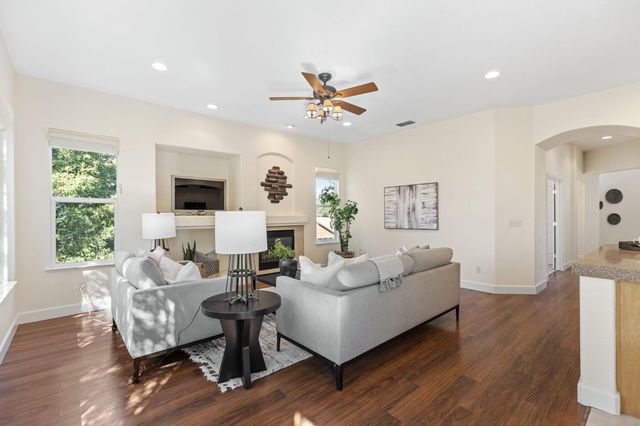 2876 Woodleigh Ln, Cameron Park, CA 95682