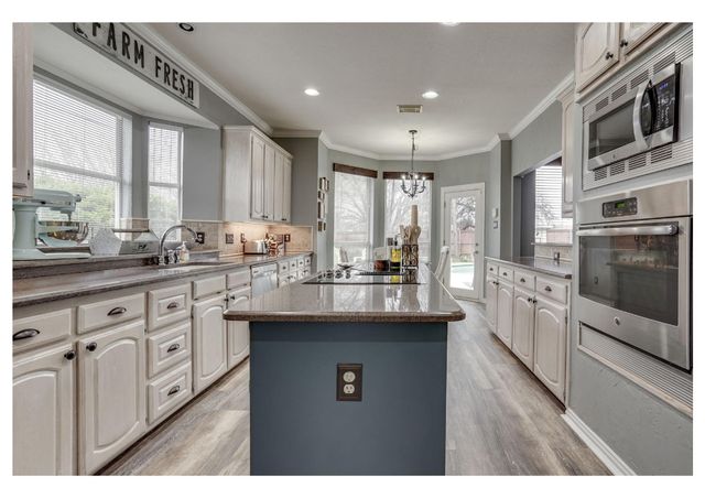 501 Coventry Drive, Grapevine, TX 76051