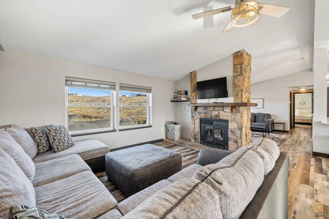 13376 WATERVIEW RD, Hot Springs, SD 57747