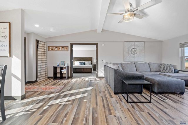 13376 WATERVIEW RD, Hot Springs, SD 57747