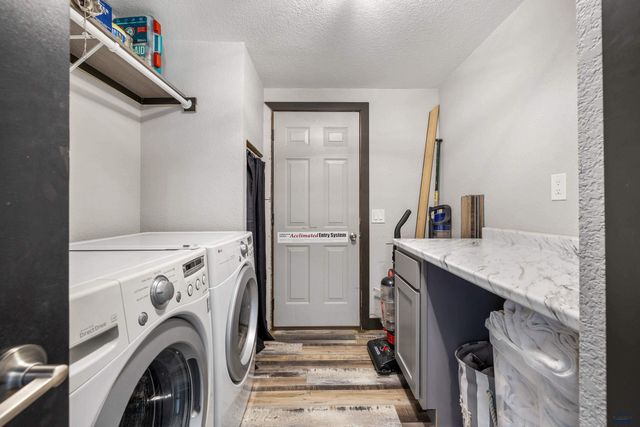 13376 WATERVIEW RD, Hot Springs, SD 57747