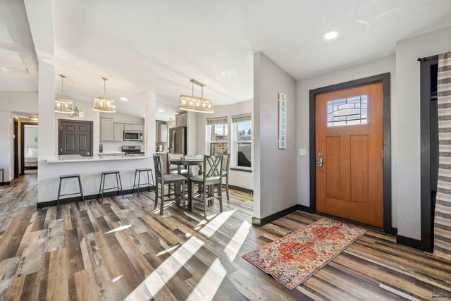 13376 WATERVIEW RD, Hot Springs, SD 57747