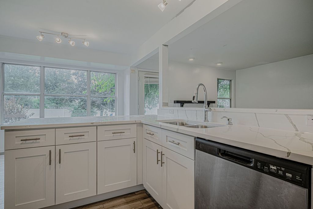 1449 Eliot Trail, Elgin, IL 60120 — photo 5