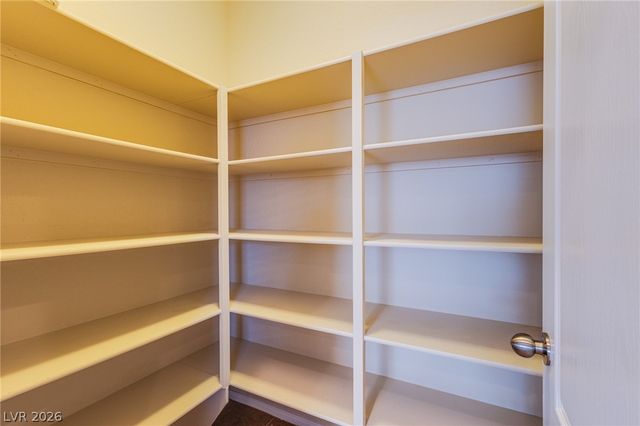 10119 Amana Oaks Avenue, Las Vegas, NV 89166