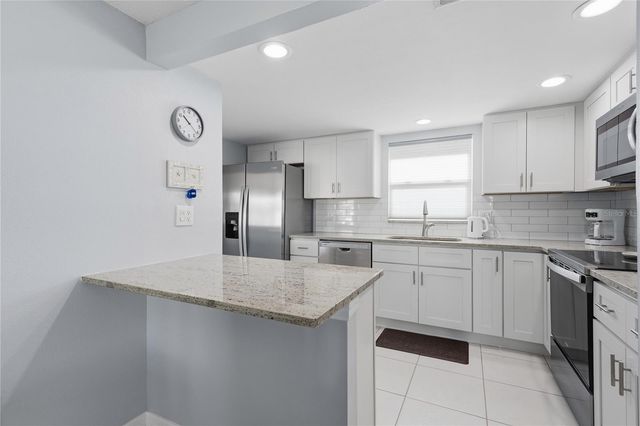 6150 MIDNIGHT PASS ROAD 13, Sarasota, FL 34242