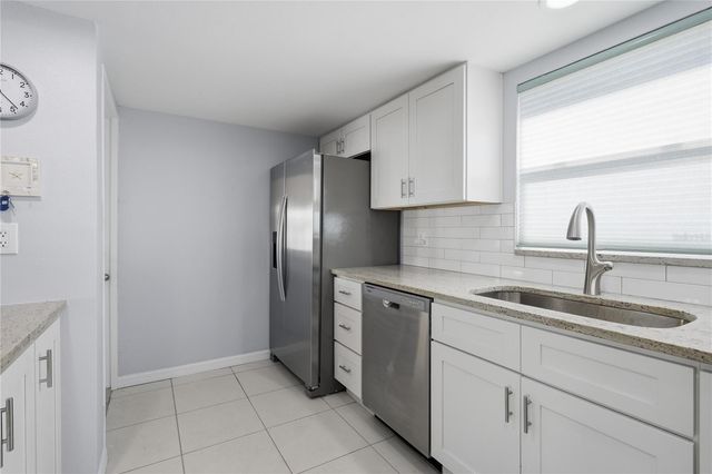 6150 MIDNIGHT PASS ROAD 13, Sarasota, FL 34242