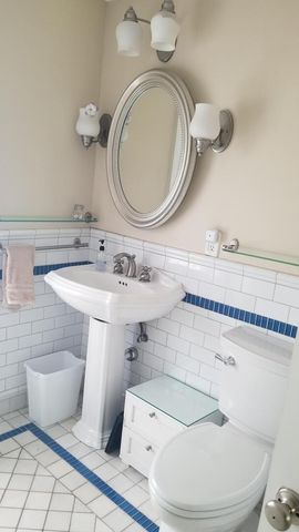 2536 Old Glenview Road, Wilmette, IL 60091