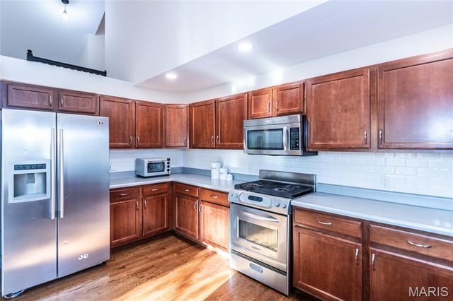 1010 Winter Lake Drive, Fenton, MO 63026