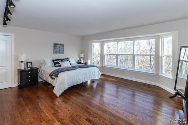 1010 Winter Lake Drive, Fenton, MO 63026