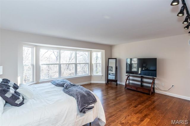 1010 Winter Lake Drive, Fenton, MO 63026