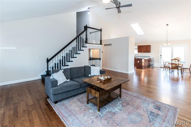 1010 Winter Lake Drive, Fenton, MO 63026