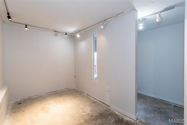 1010 Winter Lake Drive, Fenton, MO 63026