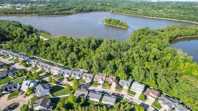 1010 Winter Lake Drive, Fenton, MO 63026