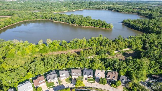 1010 Winter Lake Drive, Fenton, MO 63026