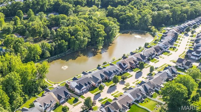 1010 Winter Lake Drive, Fenton, MO 63026