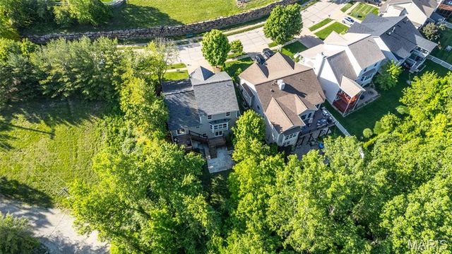 1010 Winter Lake Drive, Fenton, MO 63026