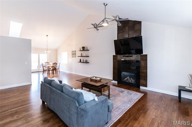 1010 Winter Lake Drive, Fenton, MO 63026