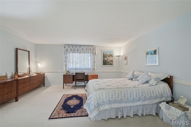 1529 Woodroyal East Drive, Chesterfield, MO 63017