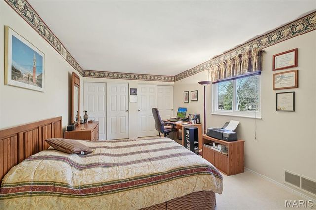 1529 Woodroyal East Drive, Chesterfield, MO 63017