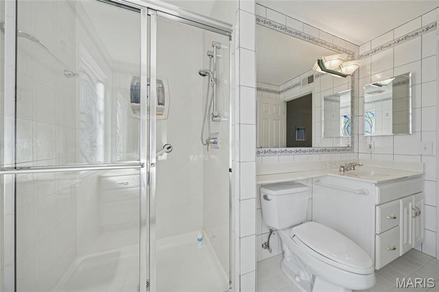 1529 Woodroyal East Drive, Chesterfield, MO 63017