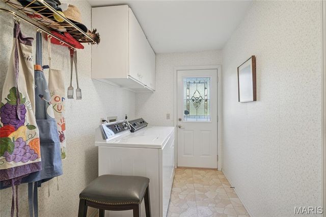 1529 Woodroyal East Drive, Chesterfield, MO 63017