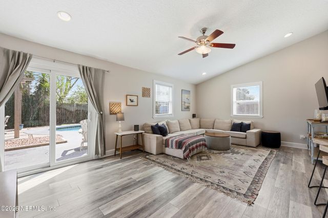 534 12TH Avenue N, Jacksonville Beach, FL 32250