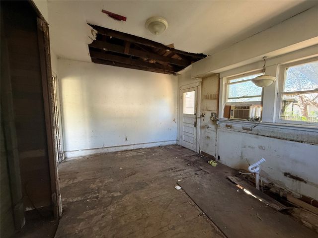 125 N Washington Street, Farmersville, TX 75442