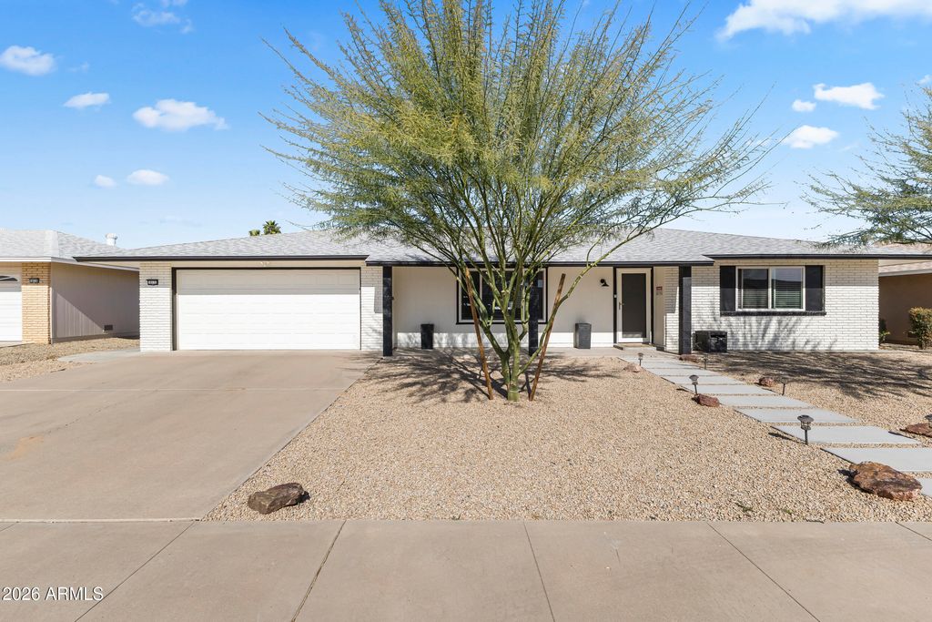10132 W OAK RIDGE Drive, Sun City, AZ 85351 — photo 2