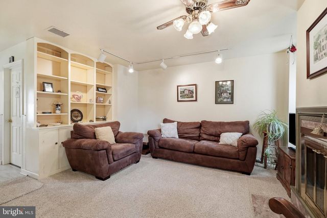 407 HANCOCK CT, North Wales, PA 19454