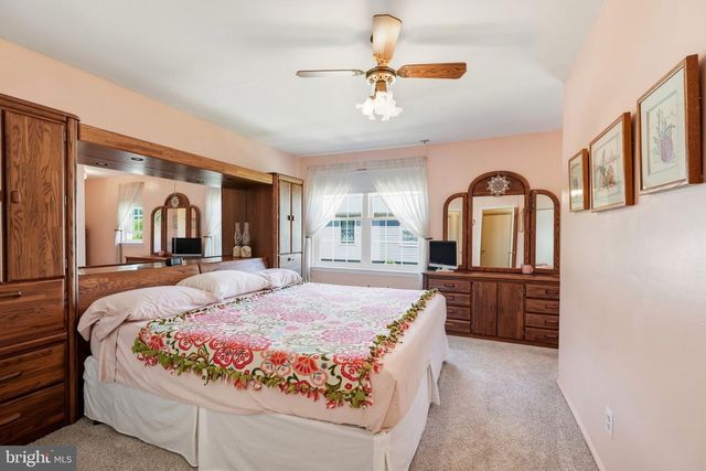 407 HANCOCK CT, North Wales, PA 19454