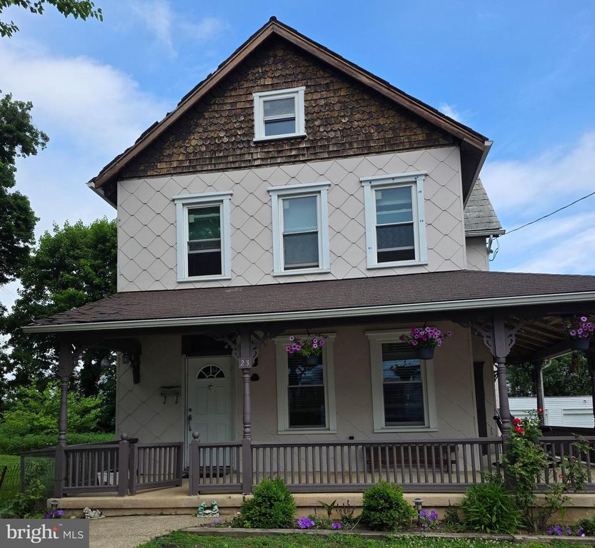 23 KNOX AVE, Berwyn, PA 19312