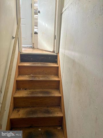 2727 CRANSTON RD, Philadelphia, PA 19131