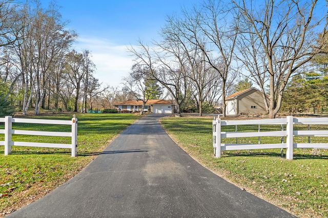 4917 Wayside Drive, Mchenry, IL 60051