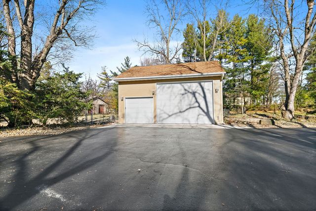 4917 Wayside Drive, Mchenry, IL 60051