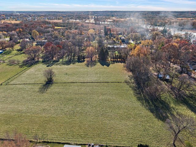 4917 Wayside Drive, Mchenry, IL 60051
